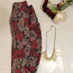 NWT LulaRoe Cassie Skirt XS Women Red Roses